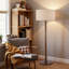 Lampe sur pied colonne 61 po en bois de noyer moderne avec abat-jour tambour en lin beige, lampe sur pied minimaliste, certifiée cULus pour les tables d'appoint de salon, les coins de chambre à coucher, les bureaux à domicile ou les salles d'étude-1043272188
