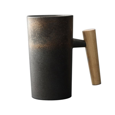 Une tasse à café en céramique fabriquée à la main de style rétro avec tasses en bois d'une capacité de 201 à 300 ml et pour le bureau et la maison