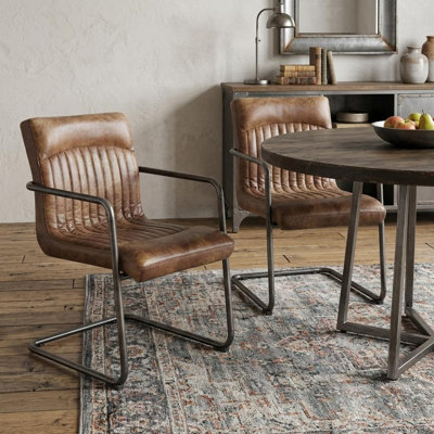 Ensemble de deux fauteuils de salle à manger en cuir brun et noir
