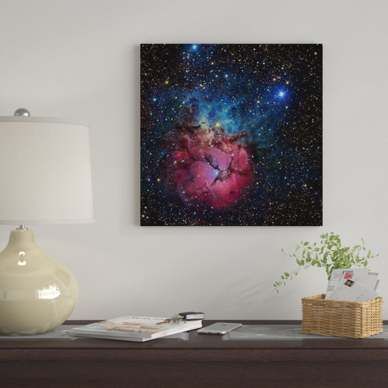 « the trifid nebula (ngc 6514) » par r. jay gabany, impression sur toile tendue, H 24 po x l 24 po x P 1 po, Blanc