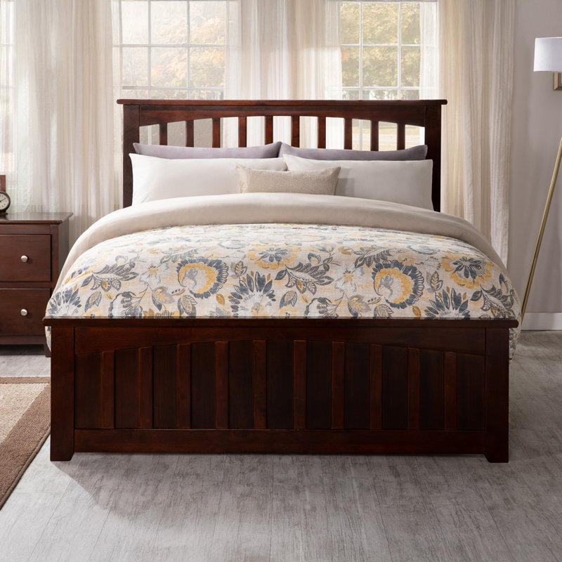 Lit de base en bois massif Brunelle avec pied de lit assorti, Lit double, Noyer