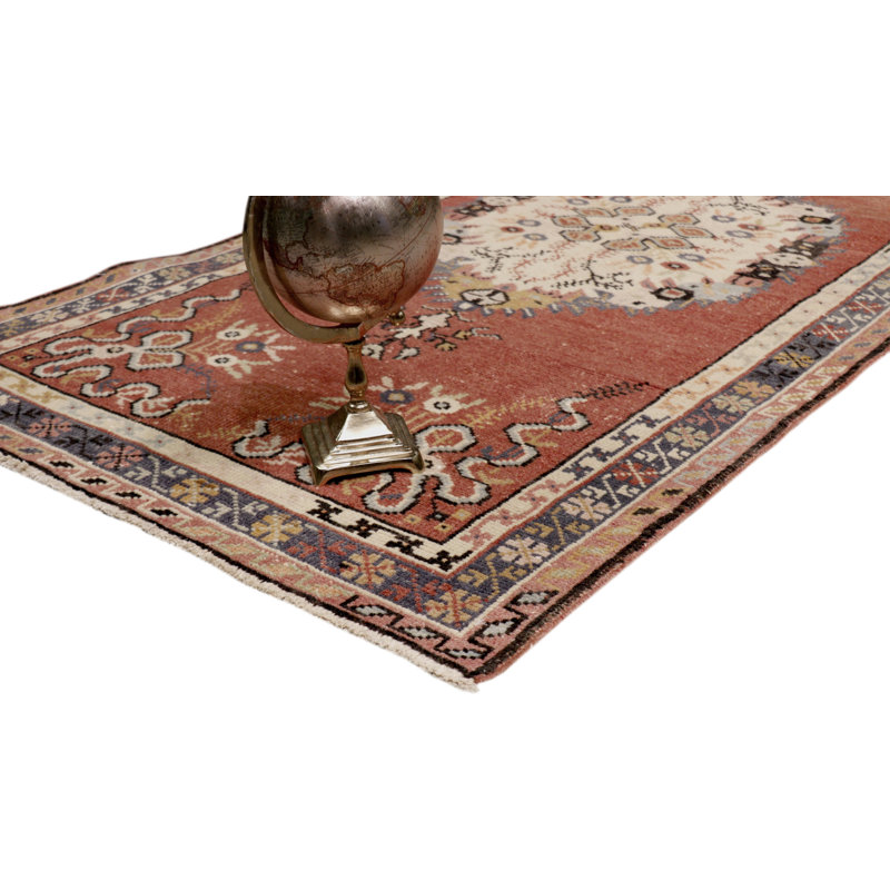 Ivory Coral Vintage Hand-Knotted Wool Area Rug 3' x 5'9"