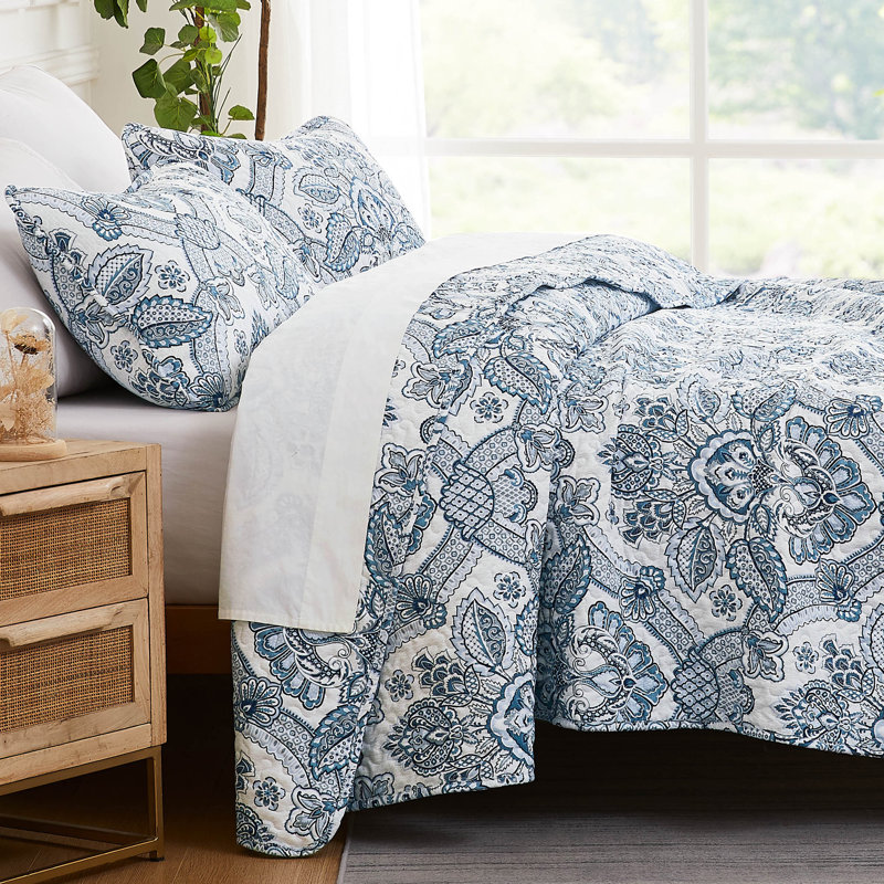 Enchantment Microfiber Quilt Set, King/Cal. King Quilt + 2 King Shams, Blue
