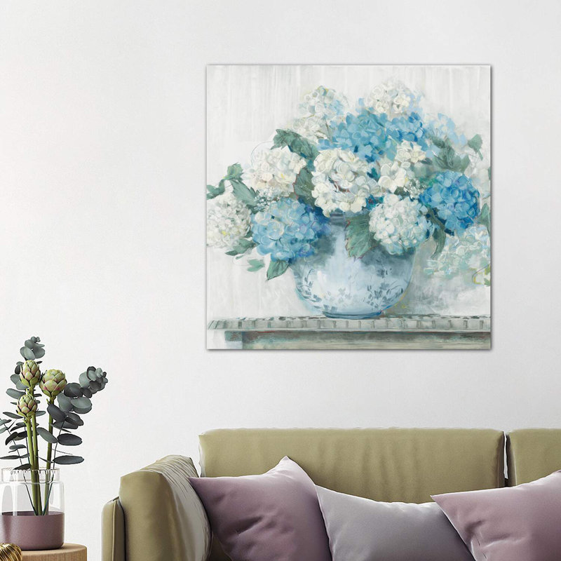 «Blue Hydrangea Cottage Crop» par Carol Rowan, Toile tendue, H 37 po x l 37 po x P 1,5 po