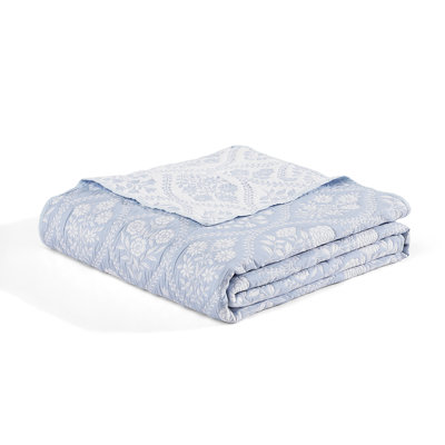 Laurel Woodblock Cornflower Blue All-Season Soft Woven Matelasse Jacquard Reversible Cotton Blend Quilt Set