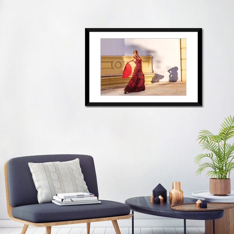 «Danseuse de flamenco en Andalousie, Espagne» par Matteo Colombo, impression sur toile, H 24 po x l 32 po x P 1 po, Blanc