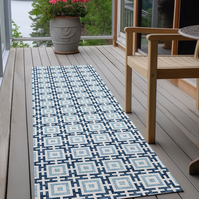Loreen Washable Geometric Indoor / Outdoor Rug, Runner 2'3" x 7'6"