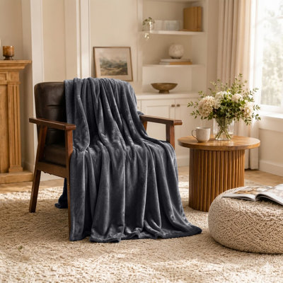 Ultra-Soft Fleece Blanket - Plush Warm Bed & Sofa Throw for All-Season Comfort