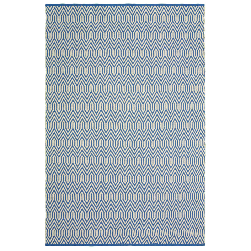Tapis intérieur / extérieur à chevrons bleu tissé à plat, Rectangle 5 pi x 7 pi 9 po
