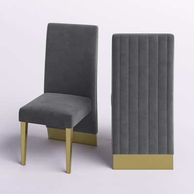 Chaise parsons rembourrée en velours avec garniture cloutée Amine