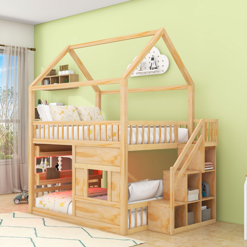 Lit double en bois avec lumière DEL, tablettes, escalier de rangement et garde-corps, Naturel