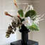 Ornements de fleurs simulées
