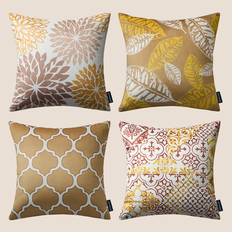 Coussin décoratif à motif géométrique de 20 po Leaf, Polyester, Beige