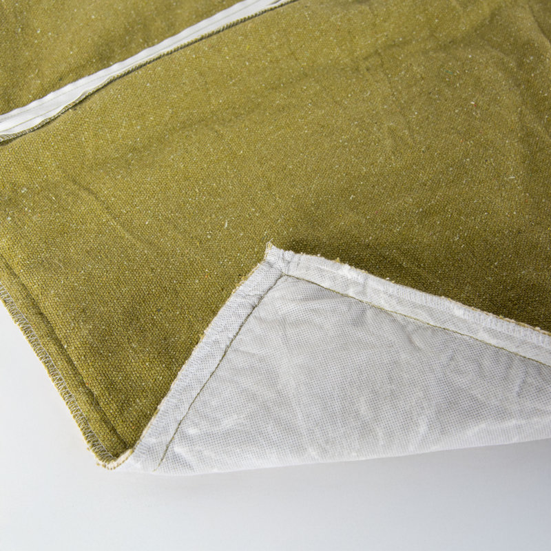 Coussin décoratif en toile de coton recyclé, Alternative au duvet, Vert foncé / naturel