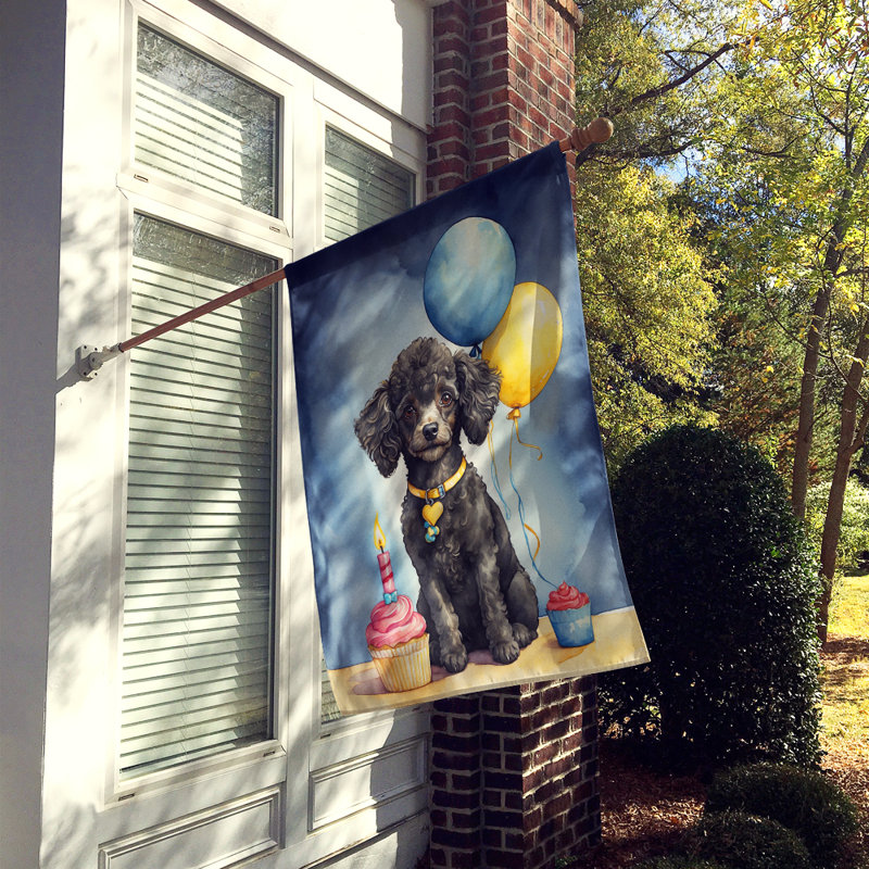Drapeau «Happy Birthday House», Caniche noir