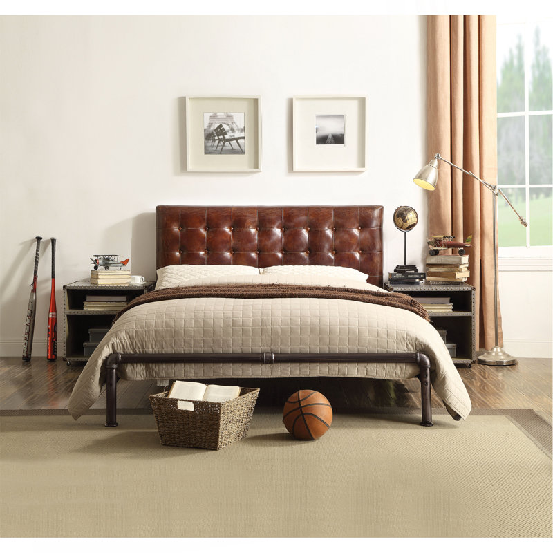 Grand lit en cuir brun - Plateforme avec tête de lit et rembourrage en mousse avec cadre en bois de conception rétro