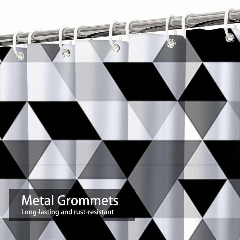 Rideau de douche triangulaire noir et blanc avec 12 crochets, L 72 po x l 78 po
