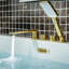 Robinet de baignoire romaine surdimensionné à fixation sur le comptoir avec douche à main, robinet de baignoire à 4 trous à deux poignées-102673607