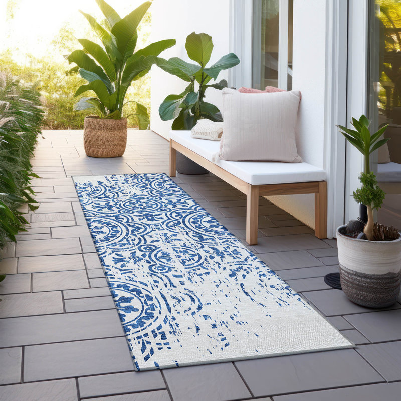 Lamanna Washable Oriental Indoor / Outdoor Rug, Runner 2'3" x 7'6"
