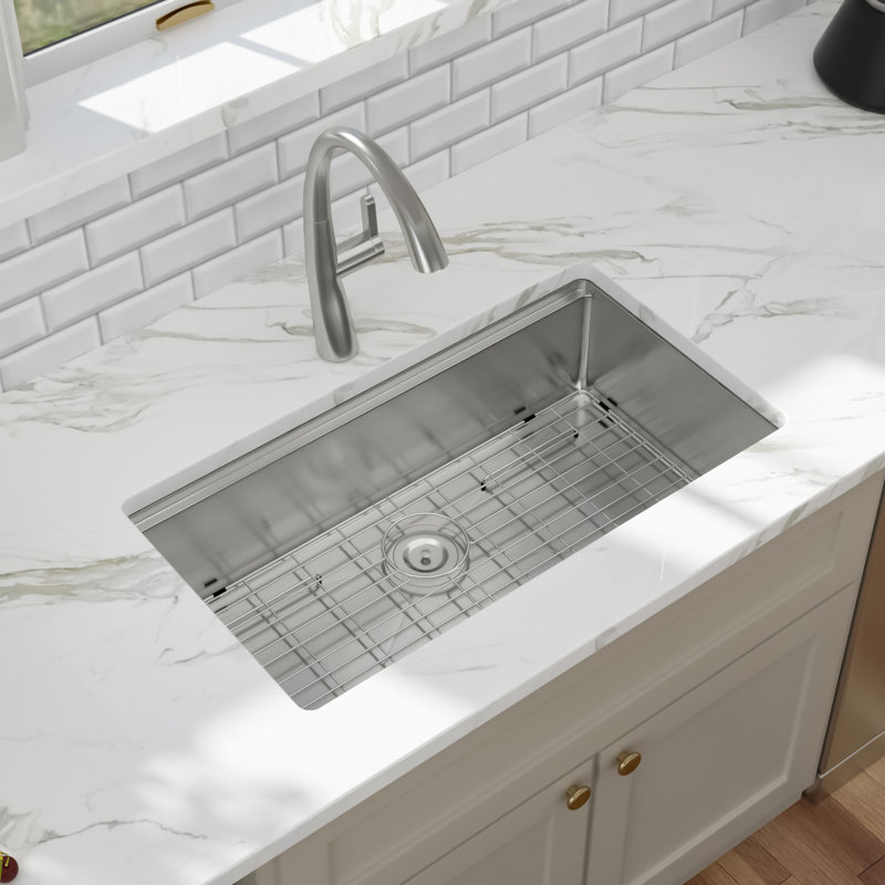 Évier de cuisine en acier inoxydable encastrable 33 po x l 19 po avec grille d'évier, grille, planche à découper, support à roulettes et passoire