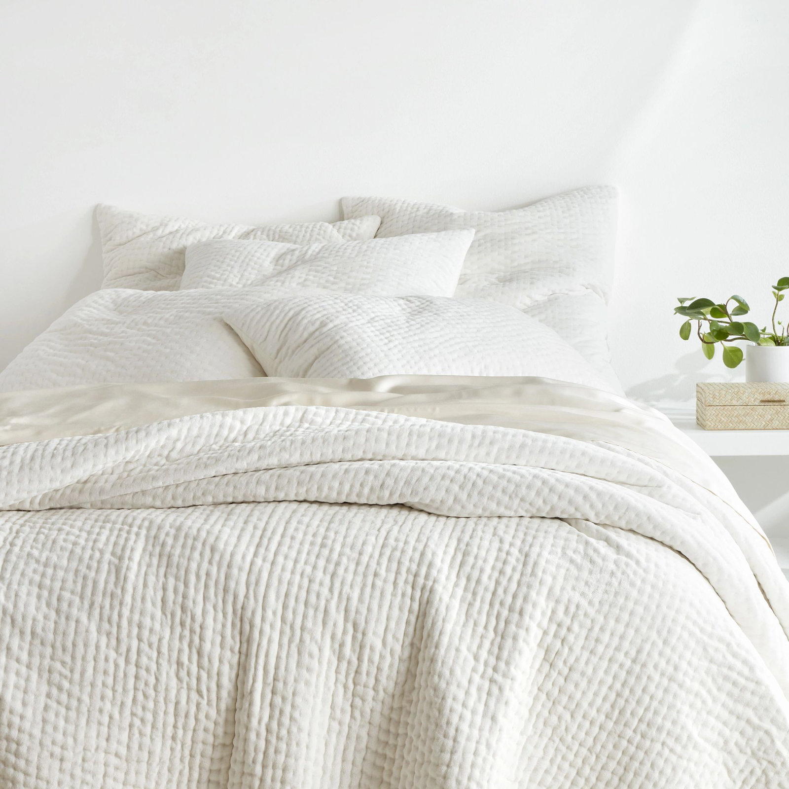 Viola Velvet Grey Quilt, Full/Queen Quilt, Dove White
