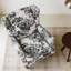 Ensemble de table basse et fauteuil-744652409