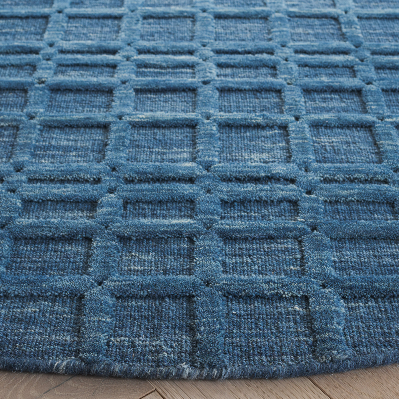 Caris Hand Loomed Blue Rug, Round 6'