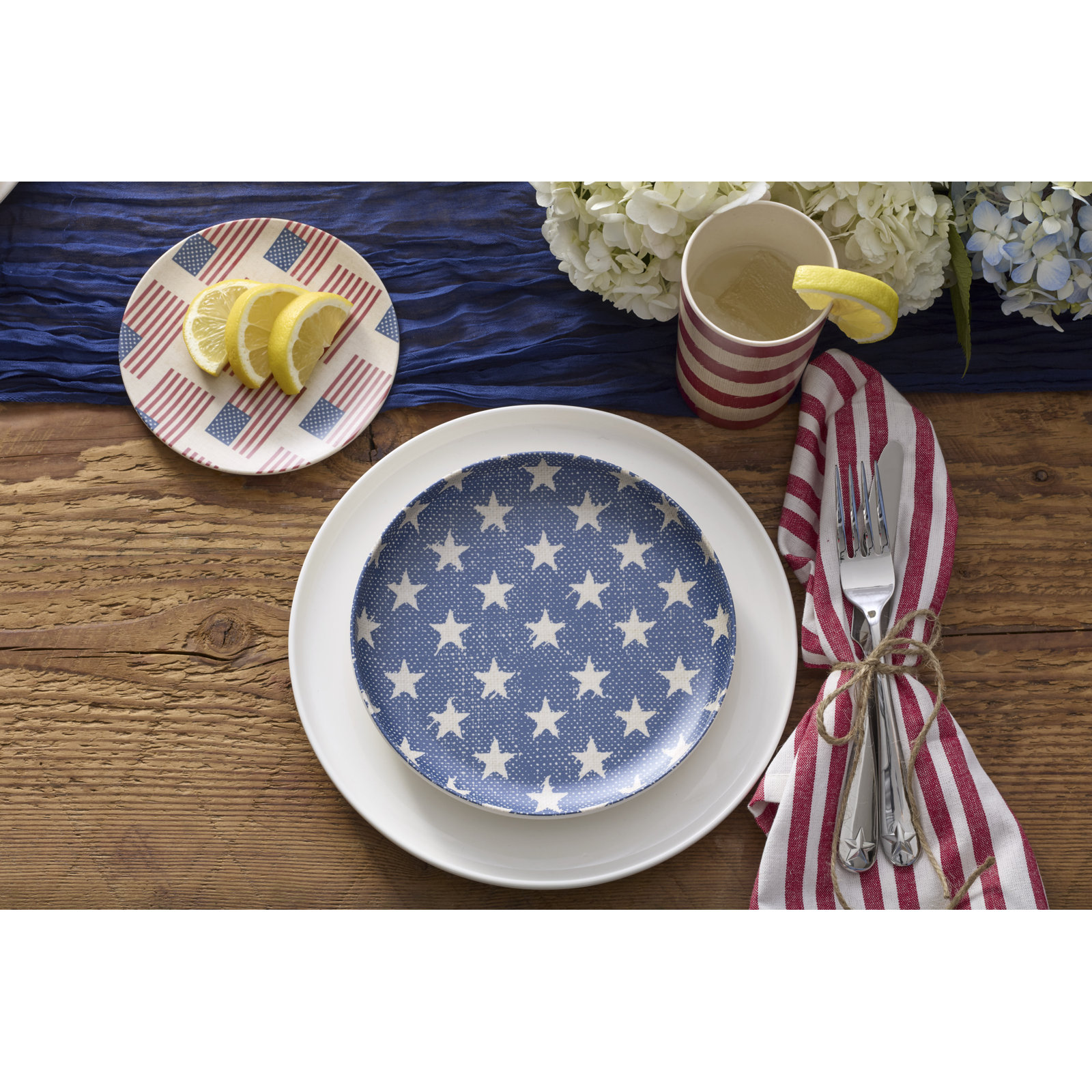 Oneida Vintage Americana Accent Plates - Set Of 4
