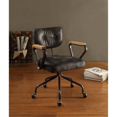 Fauteuil de bureau rétro en cuir noir - dossier moyen avec capitonnage à boutons et accoudoirs décoratifs avec siège pivotant et base en métal fixe en bois pour un revêtement de personnalité luxueux