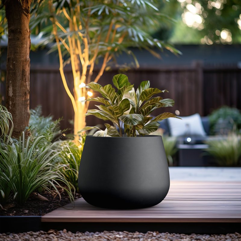 Pot à fleurs en béton