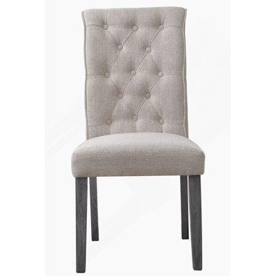 Chaise d'appoint rembourrée confortable avec un design élégant pour n'importe quelle pièce