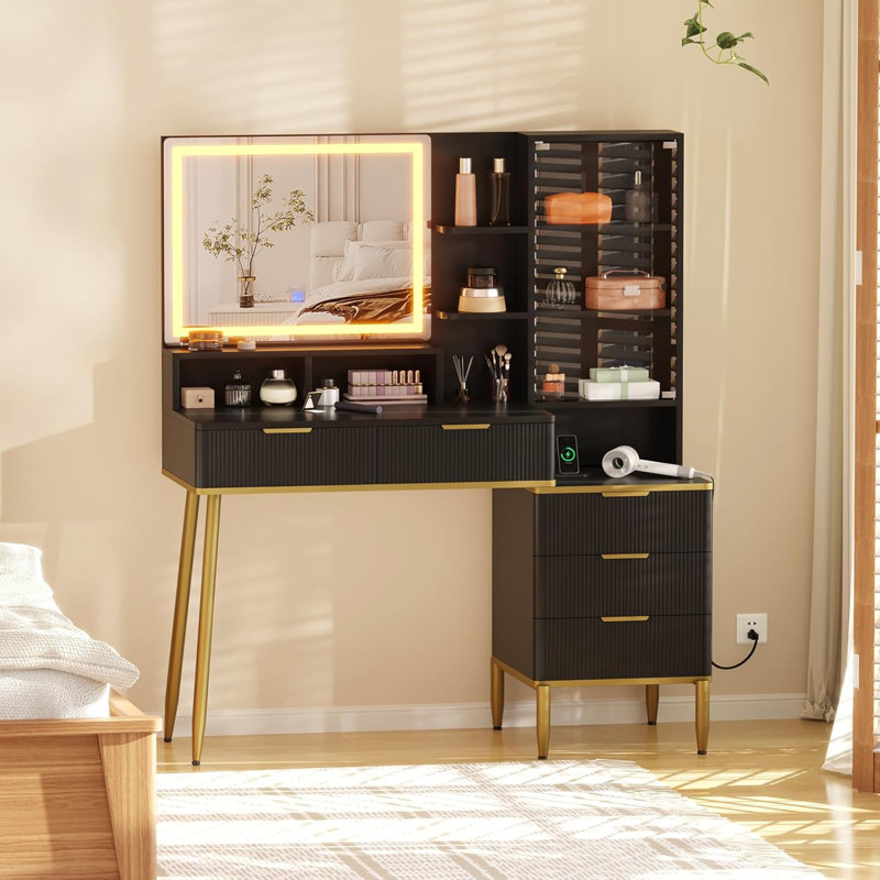 Bureau de maquillage avec lumières et prise de courant