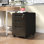 Armoire à portes doubles en bois massif gris clair Shaker