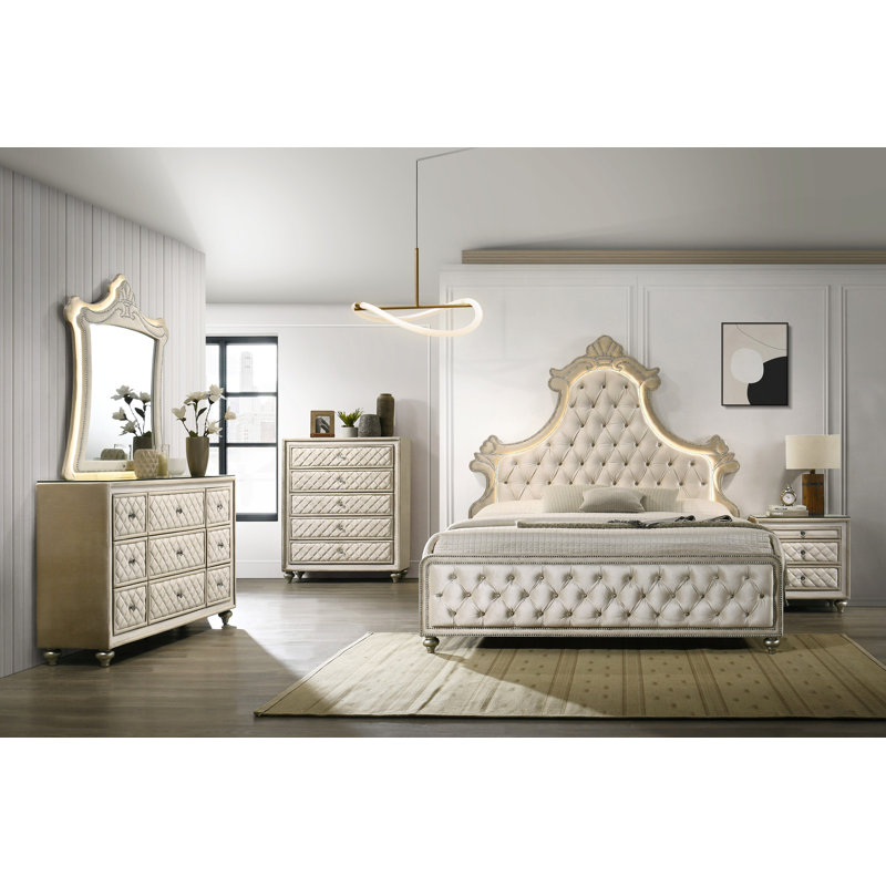 Luxueux grand lit en velours avec lumière DEL, avec garniture cloutée, tête de lit capitonnée et support robuste pour une expérience de sommeil confortable.