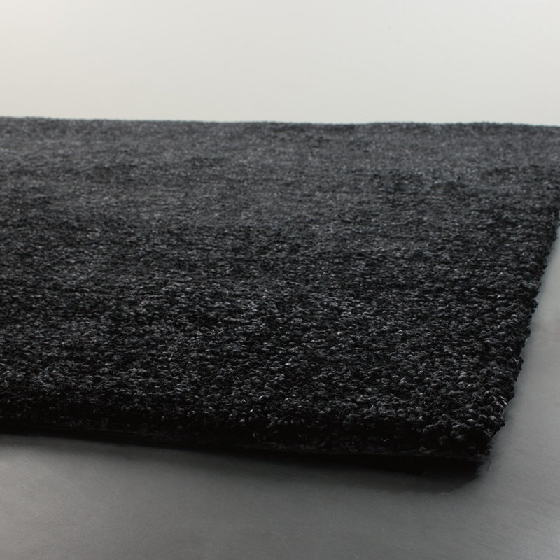Tapis à poils longs en polyester tissé à la main noir et orange Nika Authentic, 5 pi x 7 pi 6 po