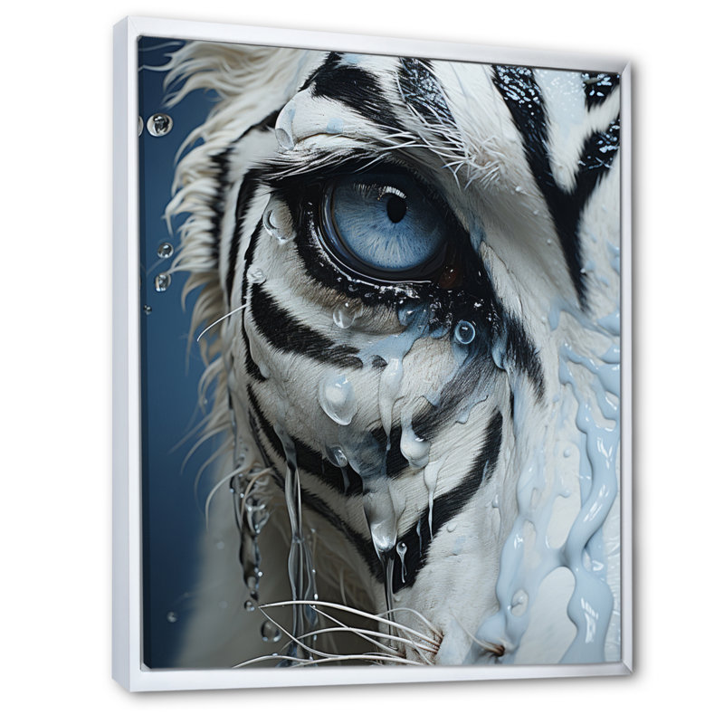 Gros plan sur un œil de zèbre III, Blanc, H 44 po x l 34 po x P 1,5 po