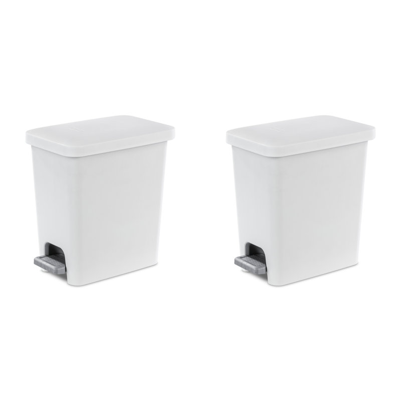 Poubelle à pédale 2,7 gallons Sterilite