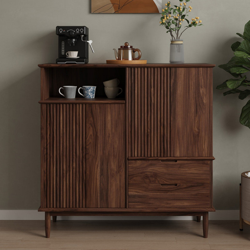 Buffet entièrement en bois massif