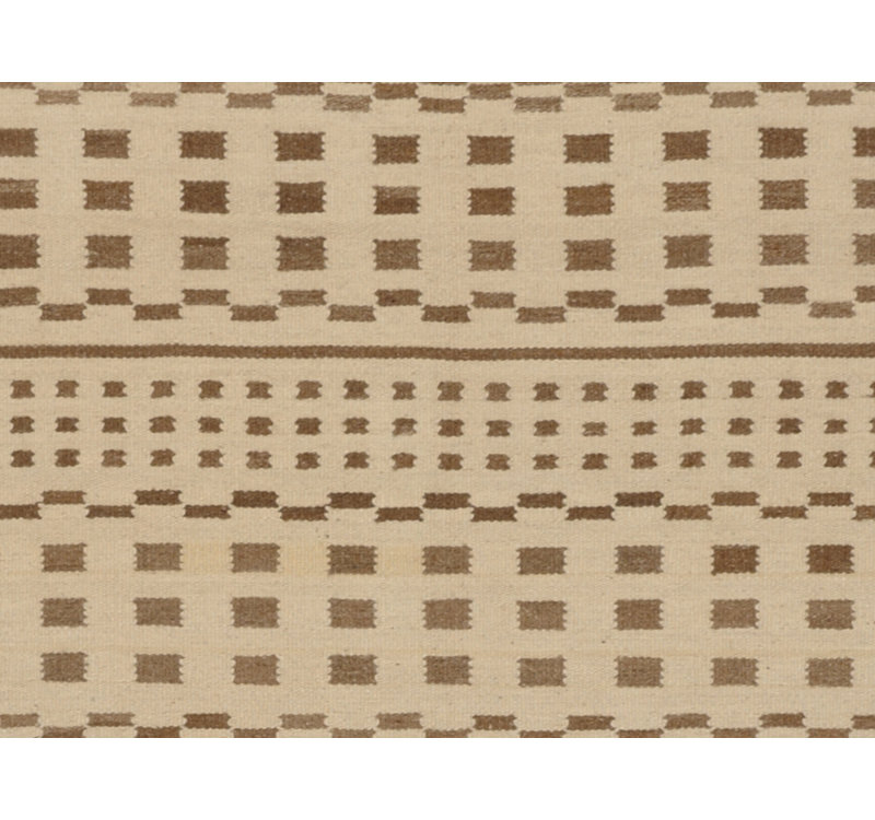 Geometric Area Rug in Brown/Beige