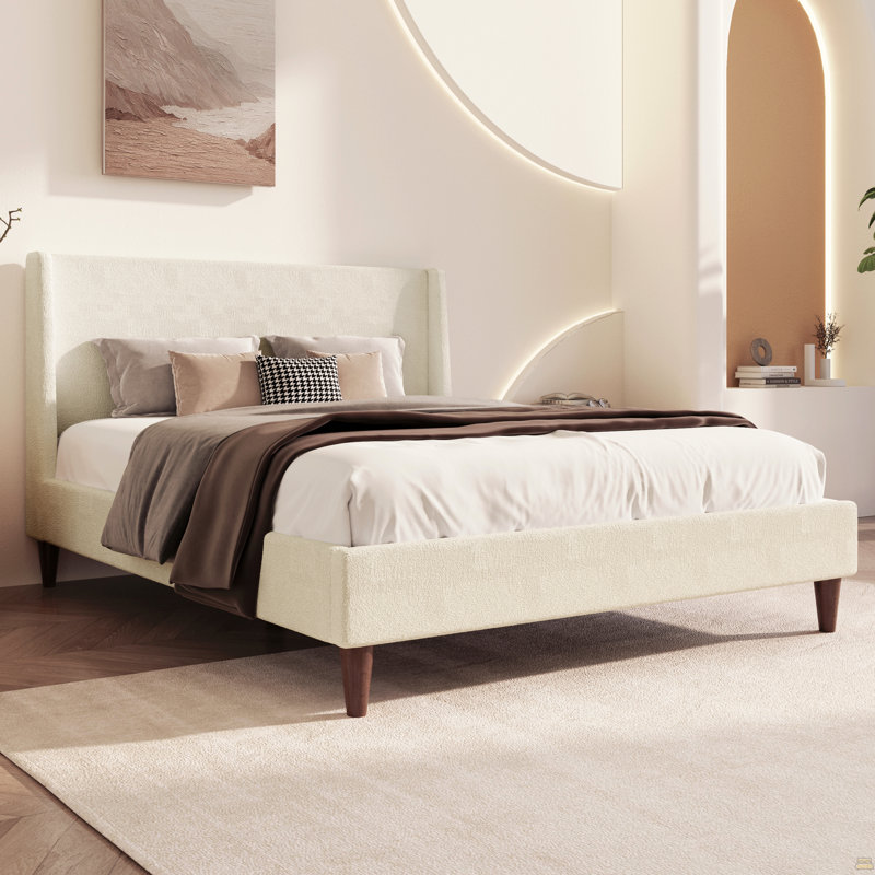 Lit plateforme tapissier Boucle avec tête de lit à oreilles et pieds en bois de noyer, sans sommier tapissier, très grand