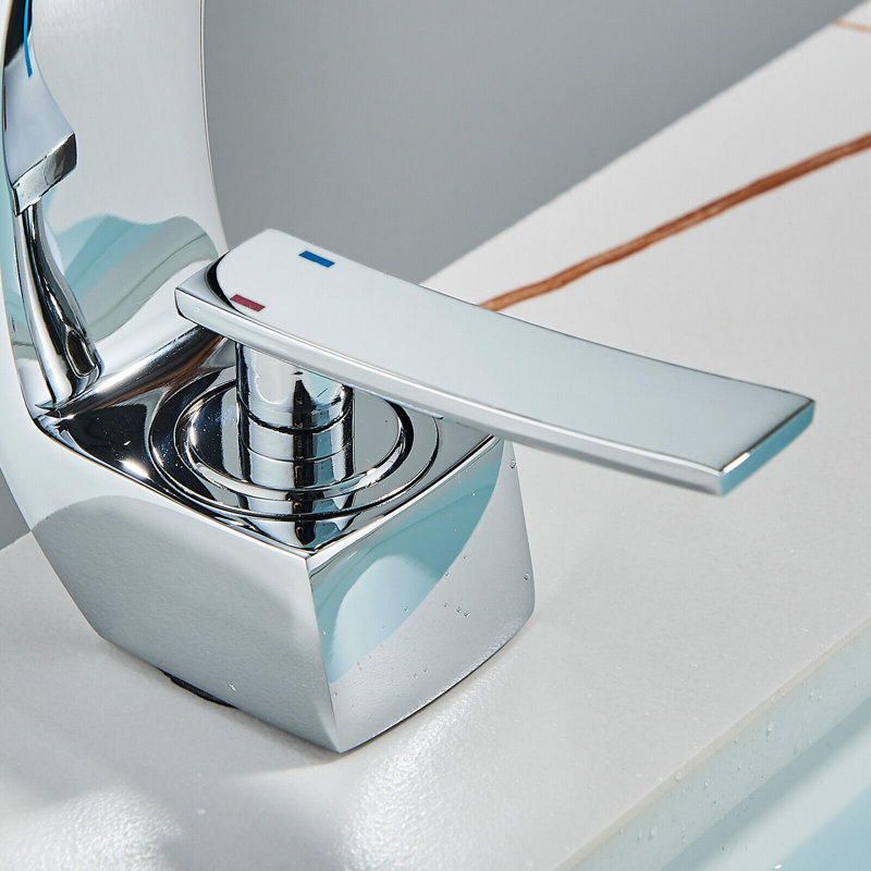 Single-Hole Single-handle Bathroom Faucet, Chrome