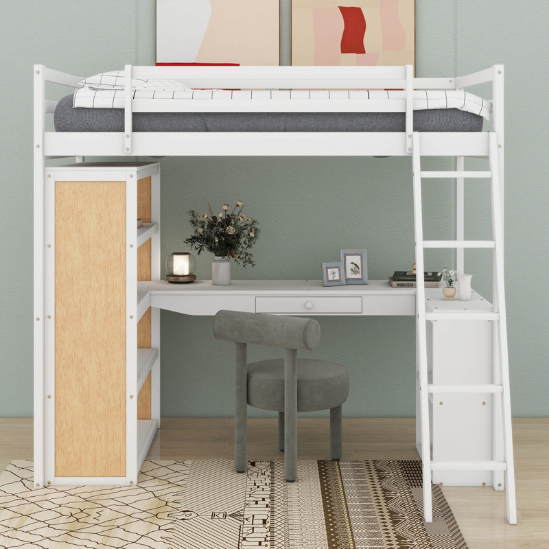 Lit mezzanine simple avec échelle, bureau et tablettes
