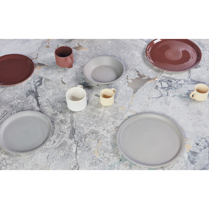 Yuka Handmade Dinner Plate, Dark Terracotta