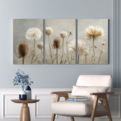 Ensemble de 3 tableaux sur toile tendue représentant des fleurs séchées et des chardons, idéal pour décorer un salon, une chambre ou un bureau.