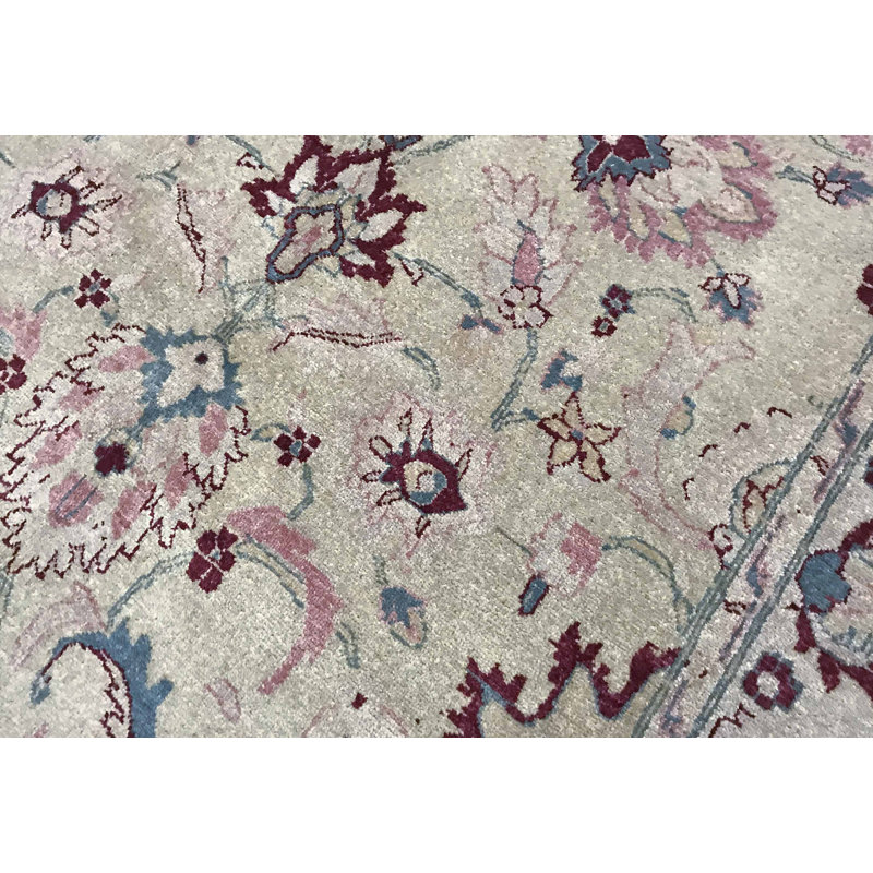 Hand-Knotted High-Quality Beige Area Rug