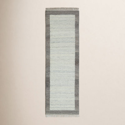Kaylee Gray Ivory Hand-Tufted Wool Rug