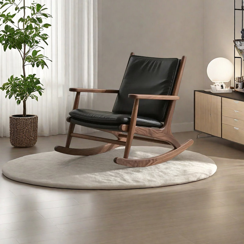 Chaise berçante simple en similicuir élégant