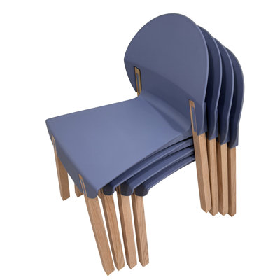 Chaise Gris Bleu 4 - Idéale pour les aires de repas et les salons intérieurs. Pieds en chêne rouge avec finition à la main aux tons chauds, assise en polypropylène de qualité industrielle, imperméable et résistante aux égratignures, robustesse commerciale, design adapté aux sols et à la structure.