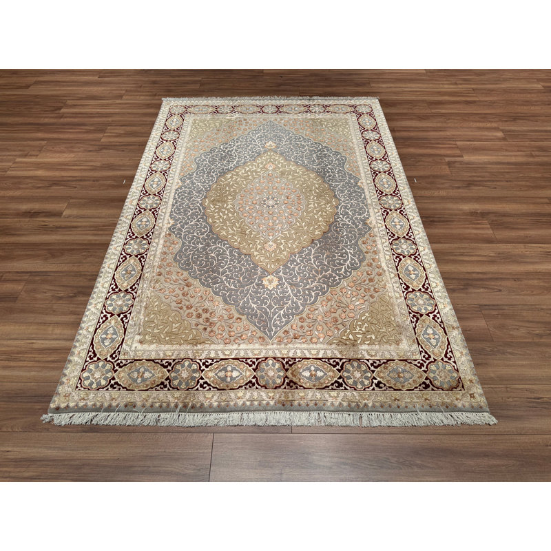 Original Hand Knotted Traditional Pattern Cream Wool Rug