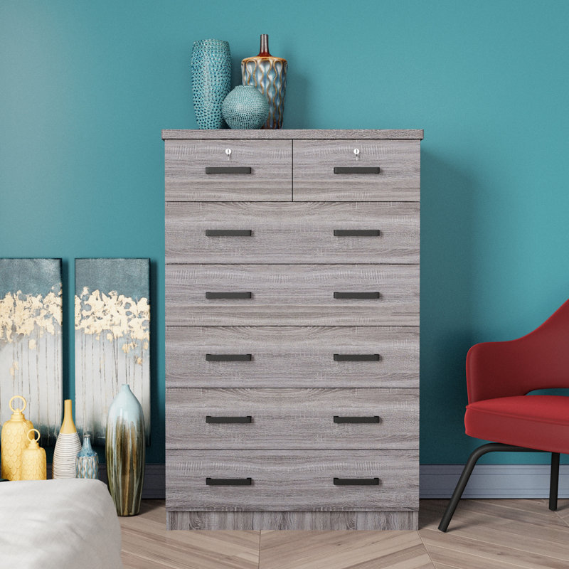 31.5 " W 7 - Drawer Dresser, Gray